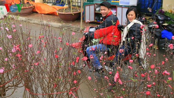 Hanoi the day before Year of Dragon - ảnh 6